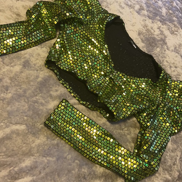 Two piece skirt set - Picture 3 of 3